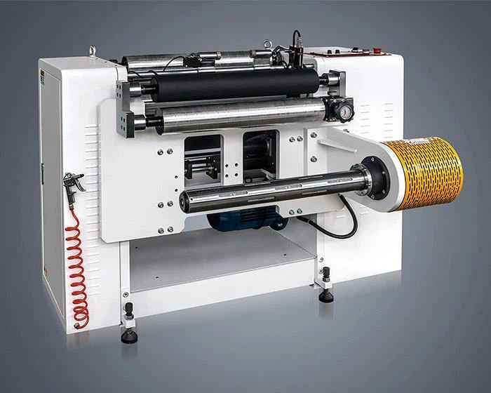 Vertikální automatický převíjecí stroj